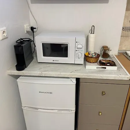 Helena's 2 Apartment